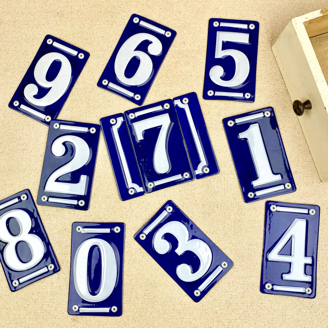 Numéro de maison en émail