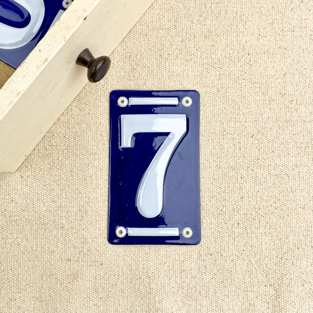 Numéro de maison en émail
