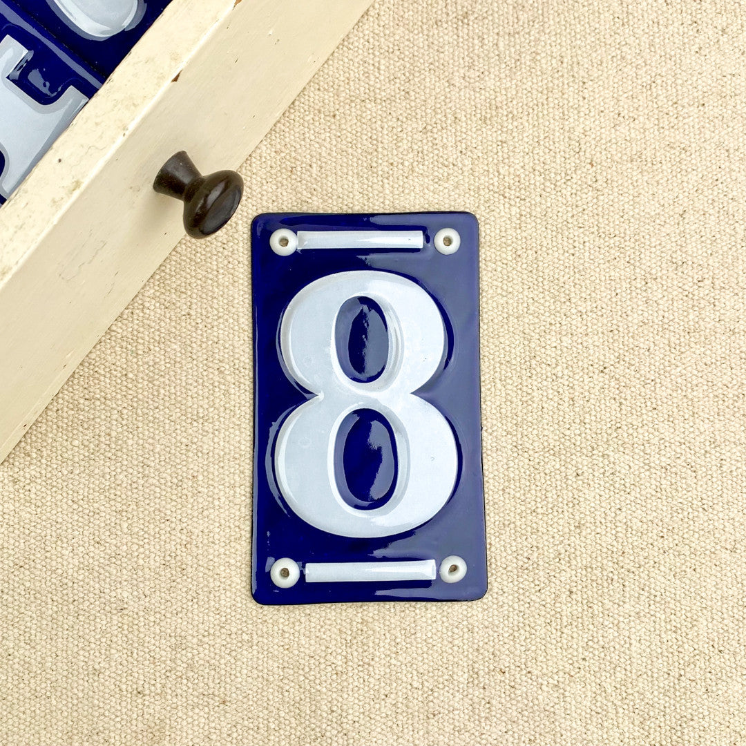 Numéro de maison en émail
