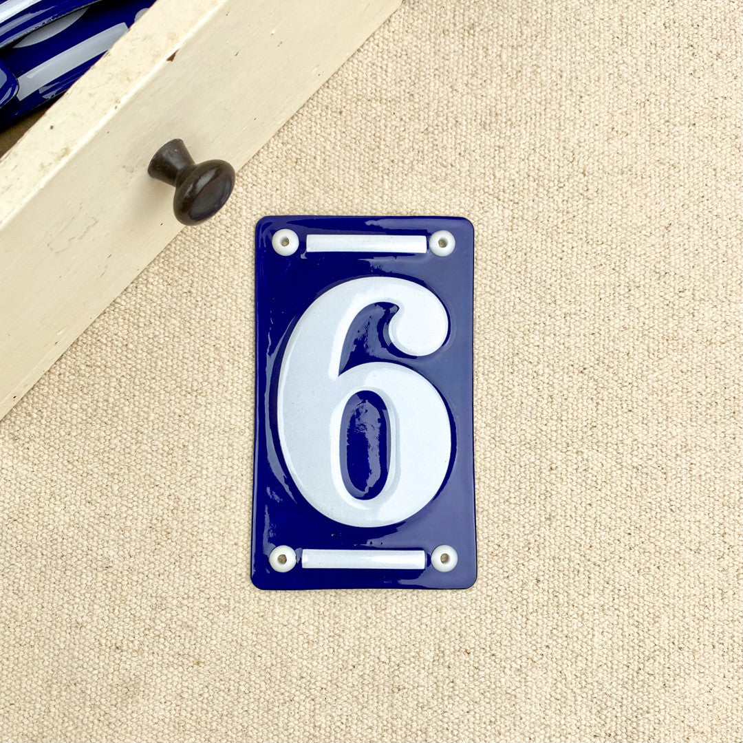 Numéro de maison en émail
