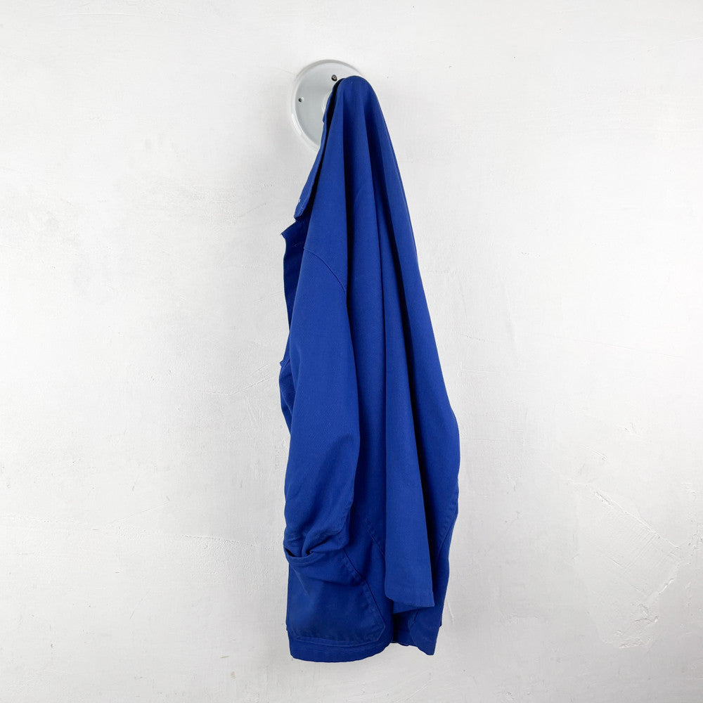 Patère blanche sortie de câble