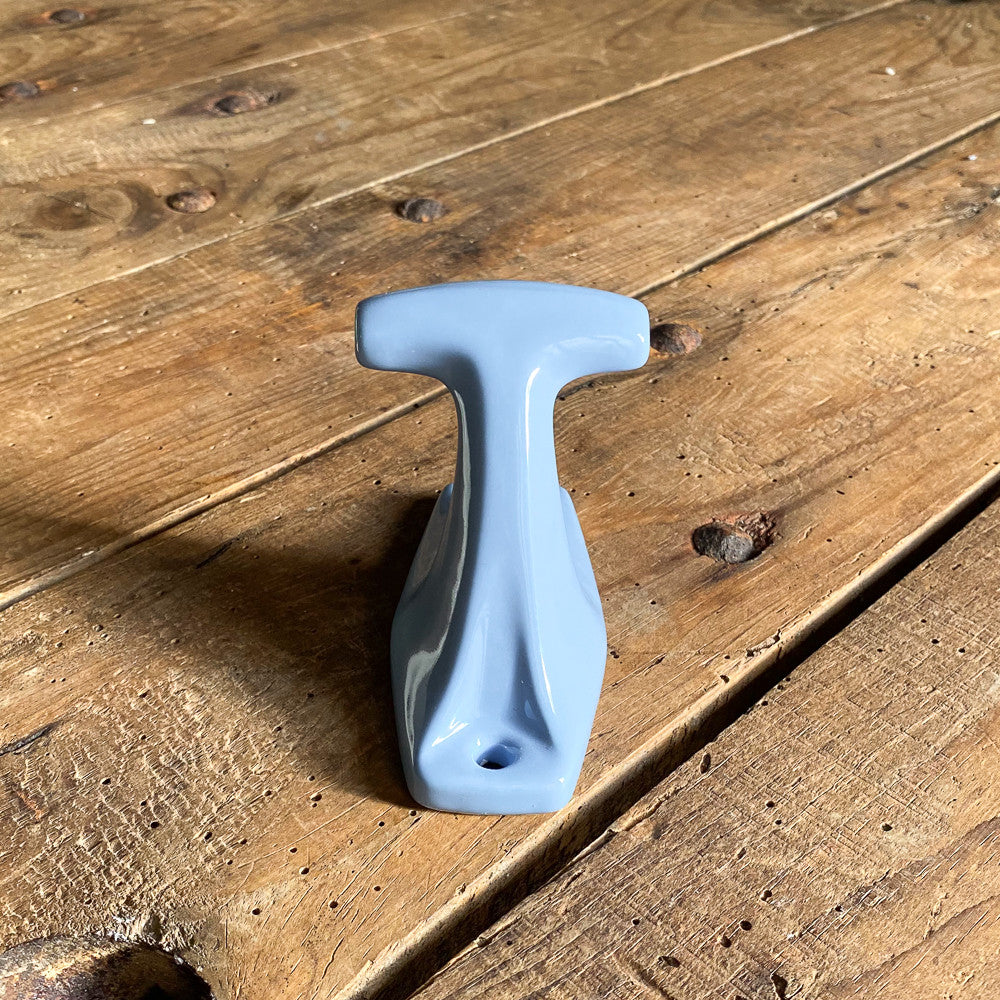 patère en porcelaine bleue