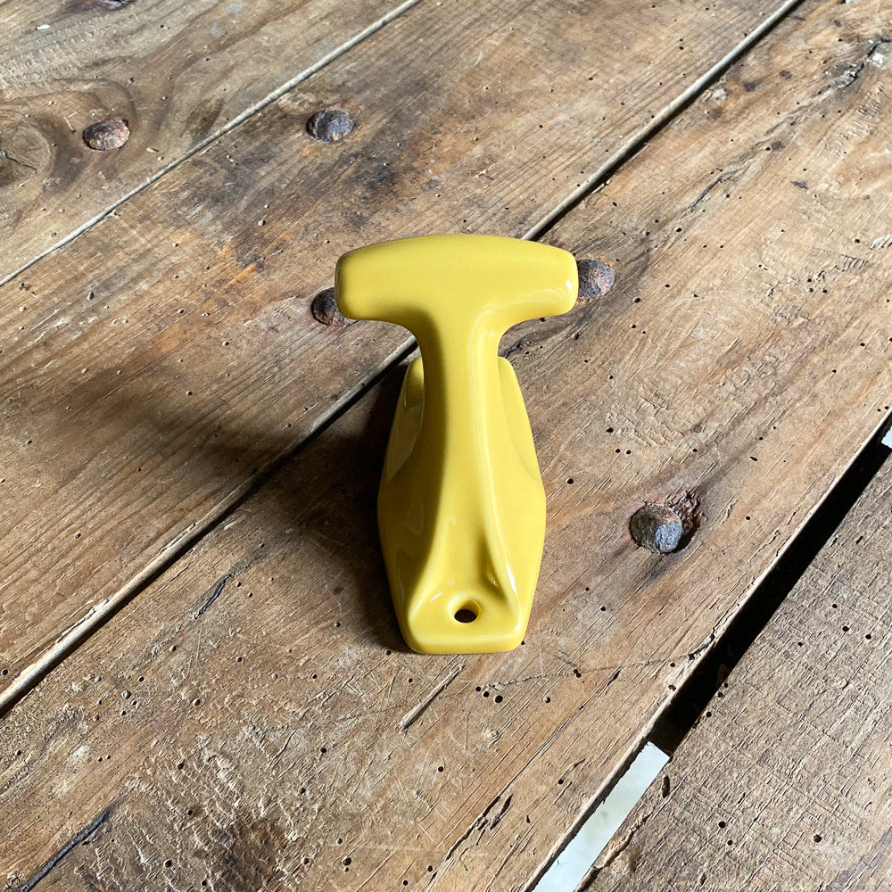 Patères jaune en porcelaine de limoges