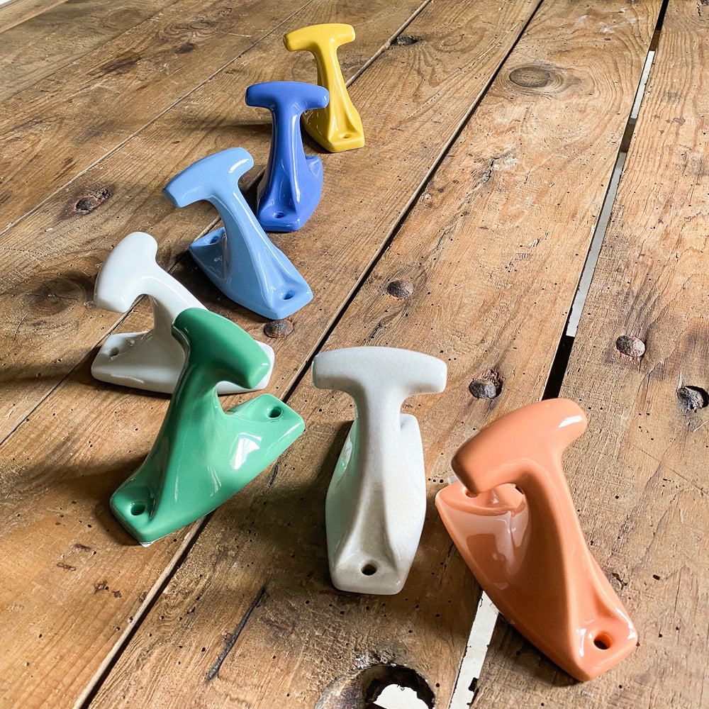 Patère en porcelaine de Limoges