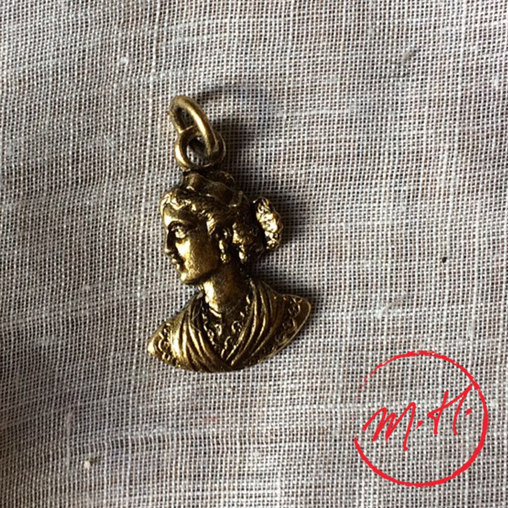 Pendentif Arlésienne