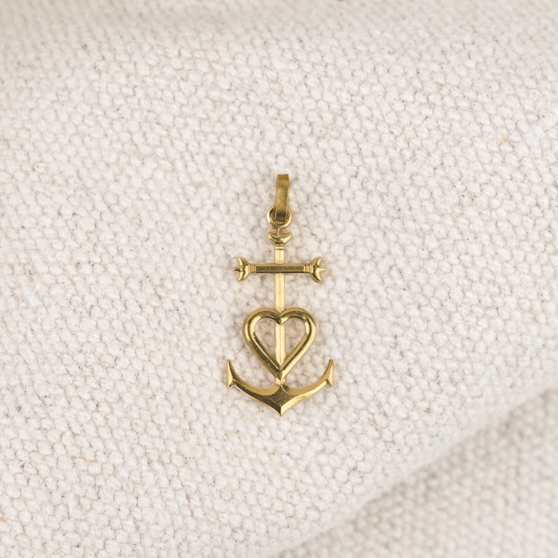 Pendentif Croix de Camargue Laiton