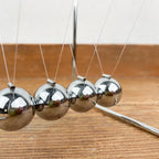 Pendule de Newton billes en acier