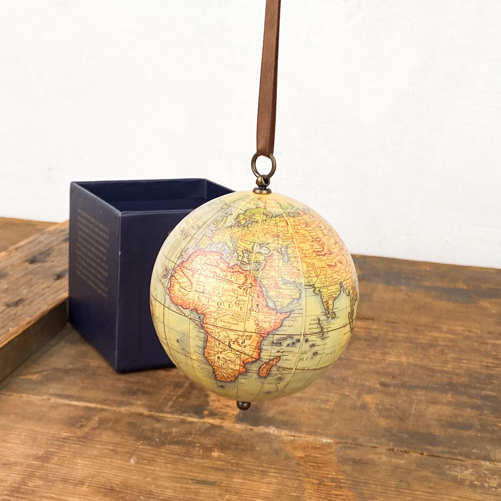 Petit globe terrestre à suspendre
