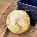 Petit globe terrestre à suspendre