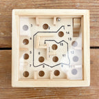 Petit labyrinthe en bois