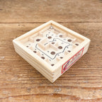 Petit labyrinthe en bois