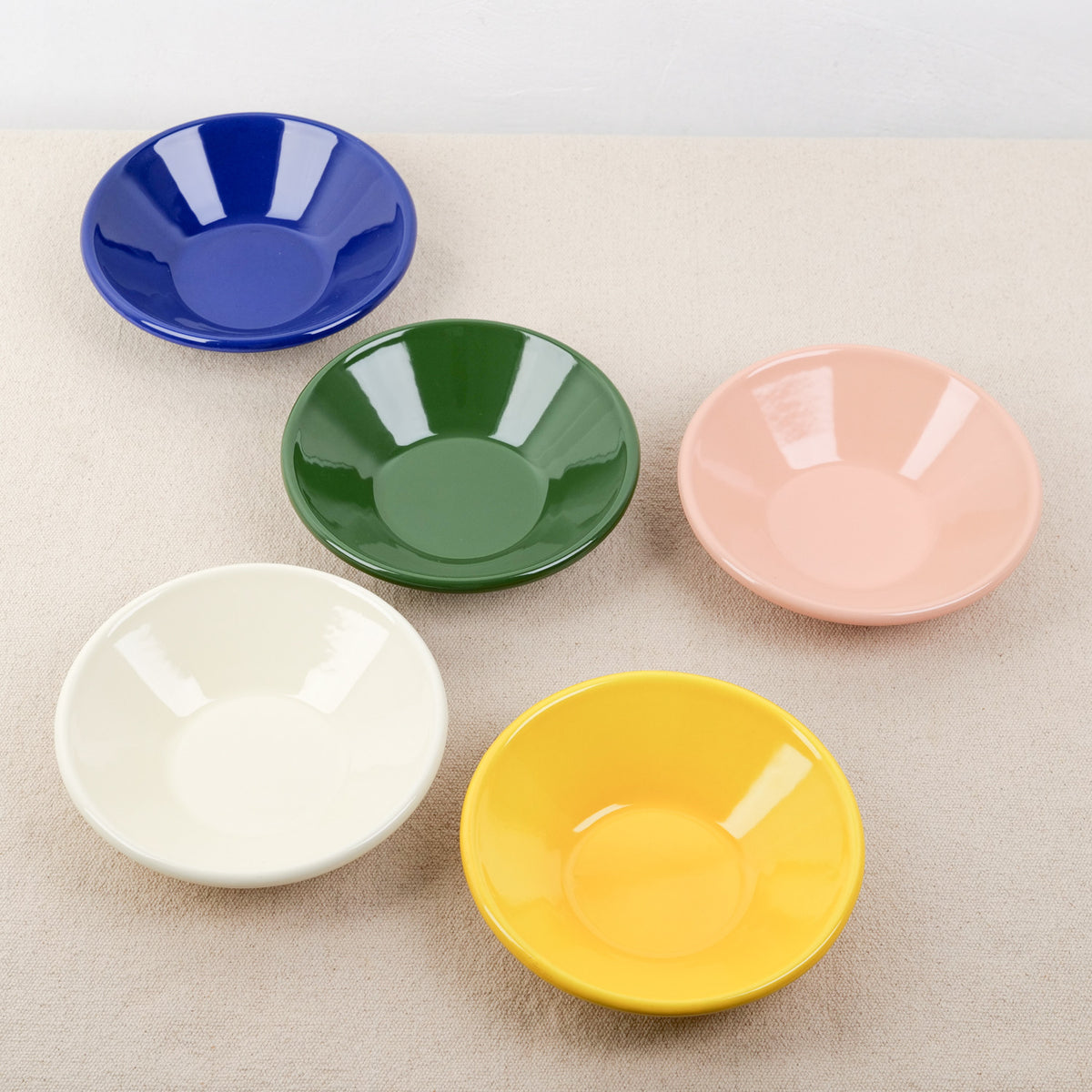 Petite assiette creuse en émail Ø 17cm