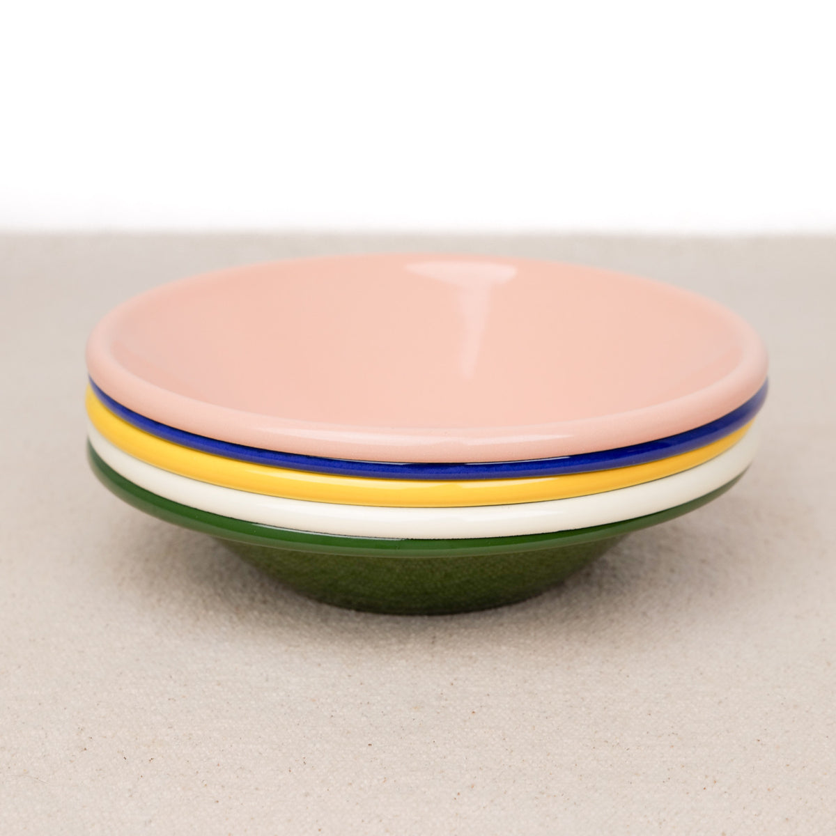 Petite assiette creuse en émail Ø 17cm