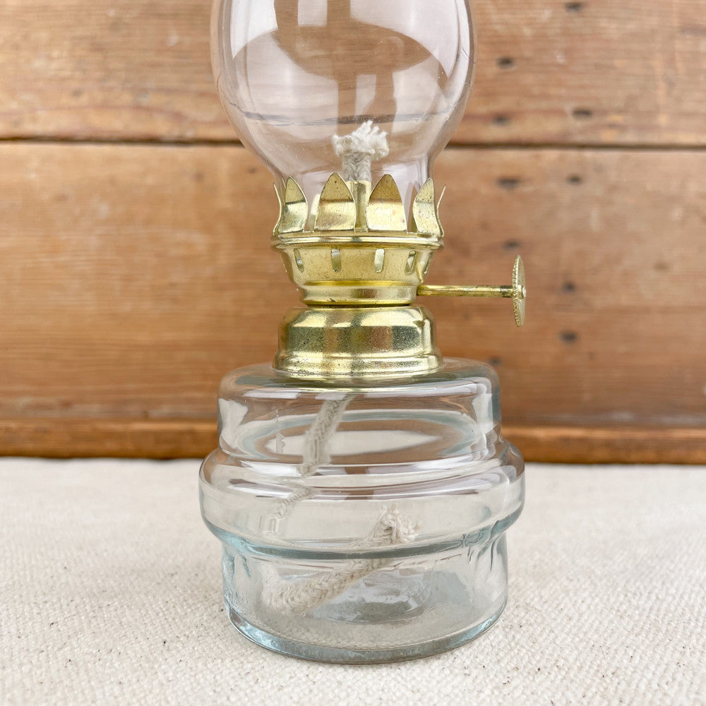 Petite lampe à pétrole verre et laiton