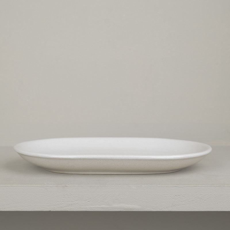 Oval dish in natural stoneware