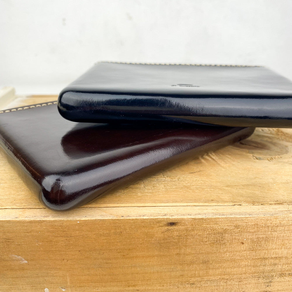 Pochette passeport en cuir moulé