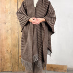 Poncho en laine couleur chocolat/marron foncé