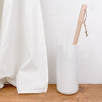 Porte-balayette WC en faïence blanche et sa brosse en bois