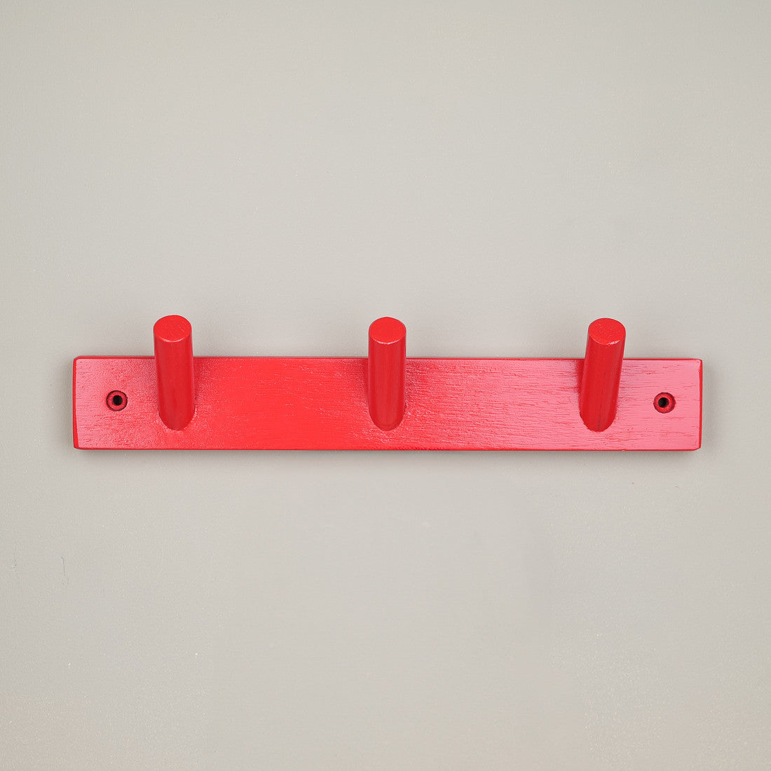 Porte-manteau en bois rouge