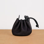 Bourse en cuir souple noir 8 x 10 cm avec fermeture cordon et bouton, porte-monnaie style ancien