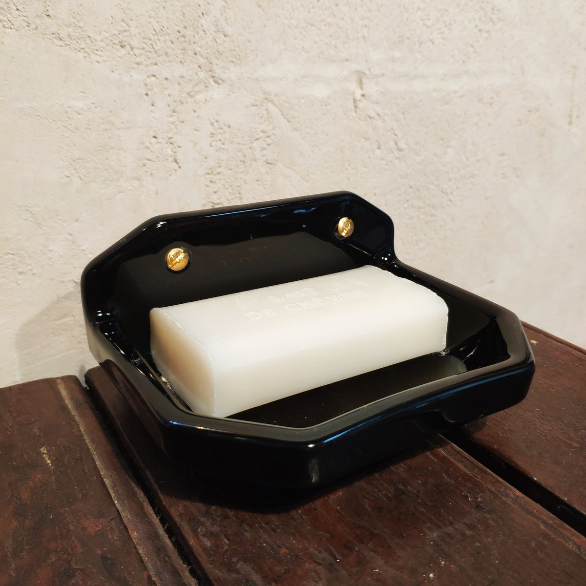 Porte savon mural en porcelaine