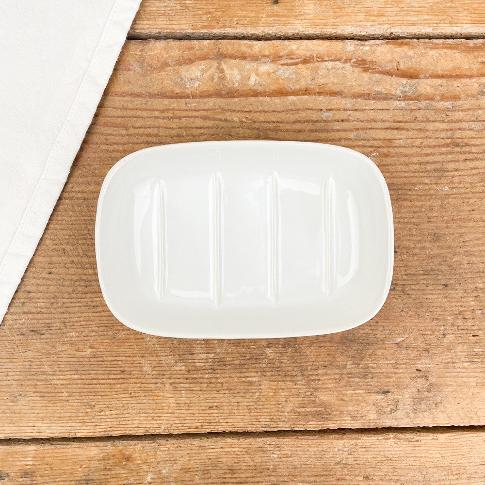 Porte-savon strié en porcelaine
