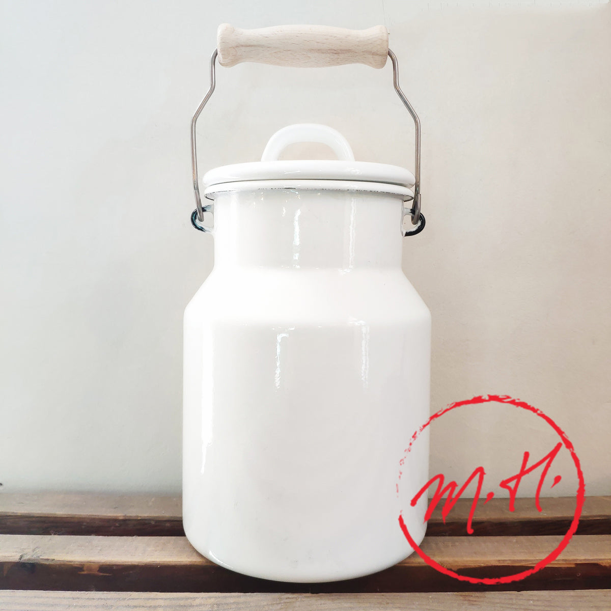Pot à lait émail blanc