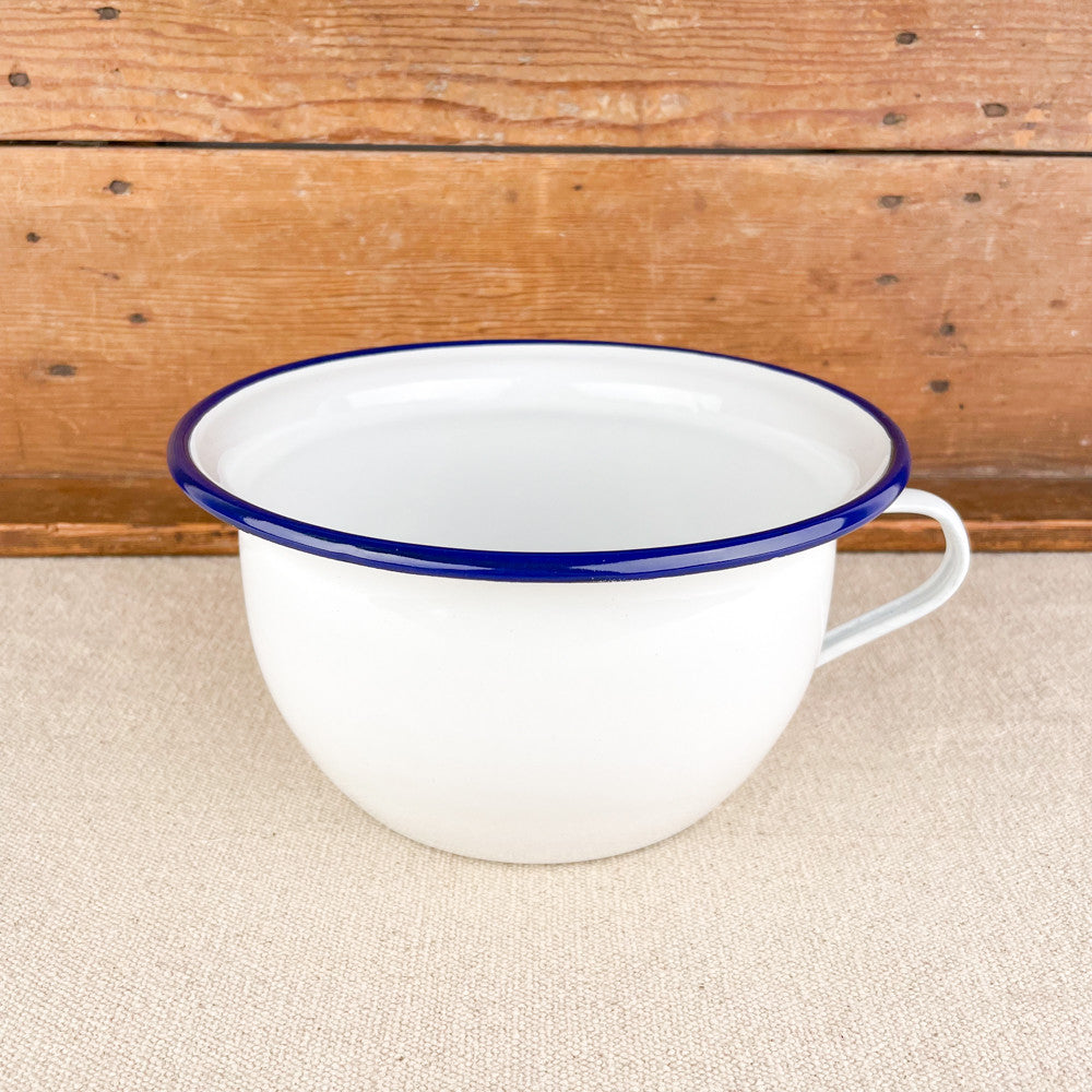 Pot de chambre en émail blanc liseré bleu ibili