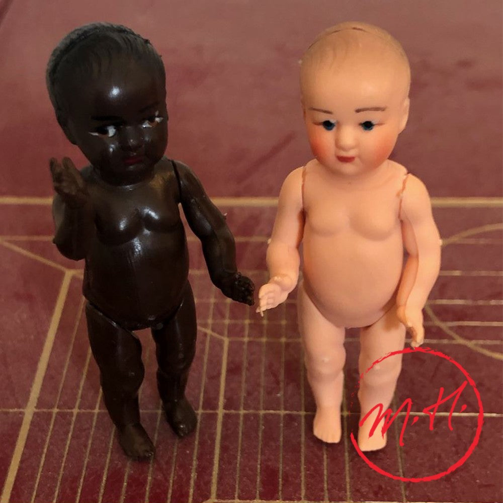Deux Petits Poupons