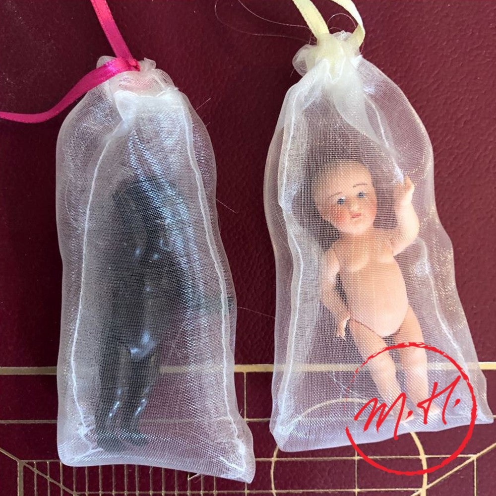Deux Petits Poupons