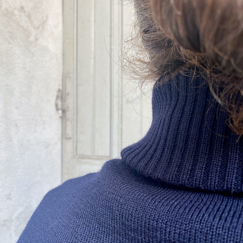 Pull col roulé marin