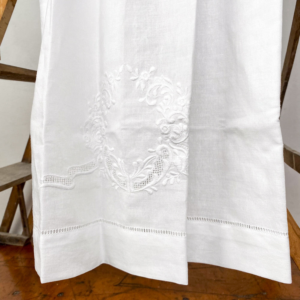 Robe de baptême avec béguin et chaussons