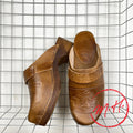 Sabots bretons en cuir embouti