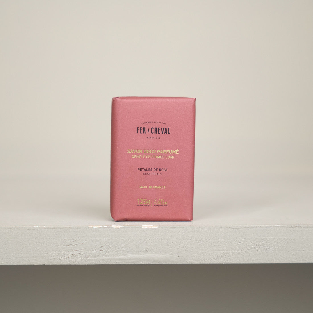 Savon doux parfumé pétales de rose Fer à cheval