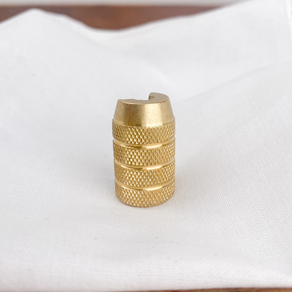 Taille-crayon en laiton