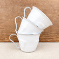 Tasse à café en émail blanc