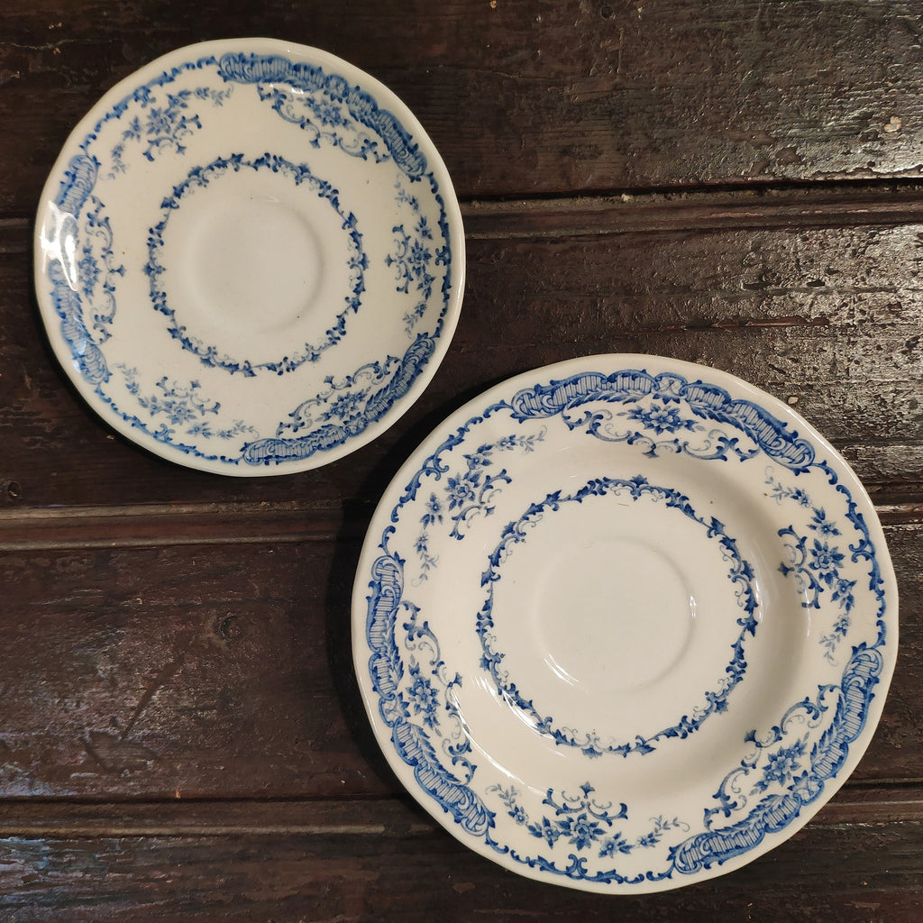 Tasse et soucoupe décor bleu