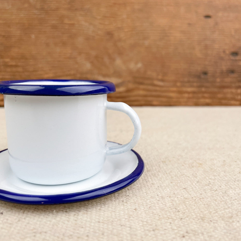 tasse à café émail blanc liseré bleu