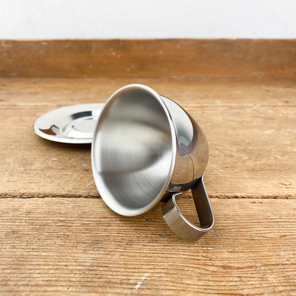 Tasse et sous-tasse en inox