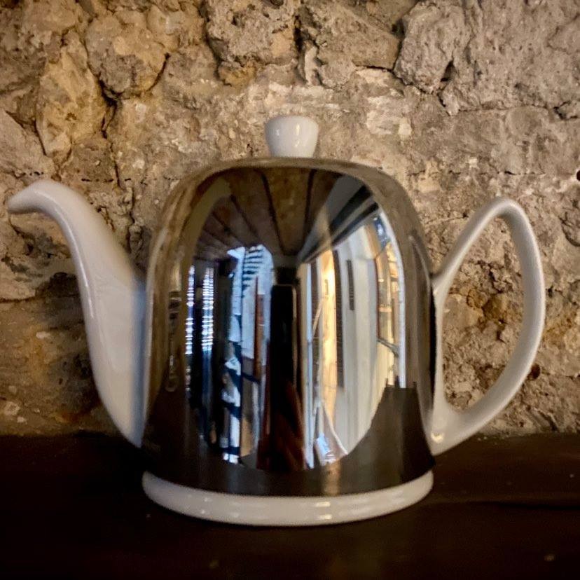 Théière en acier et porcelaine blanche 1L