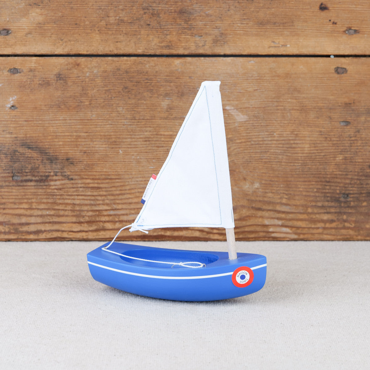 Bateau en bois bleu tirot Thonier