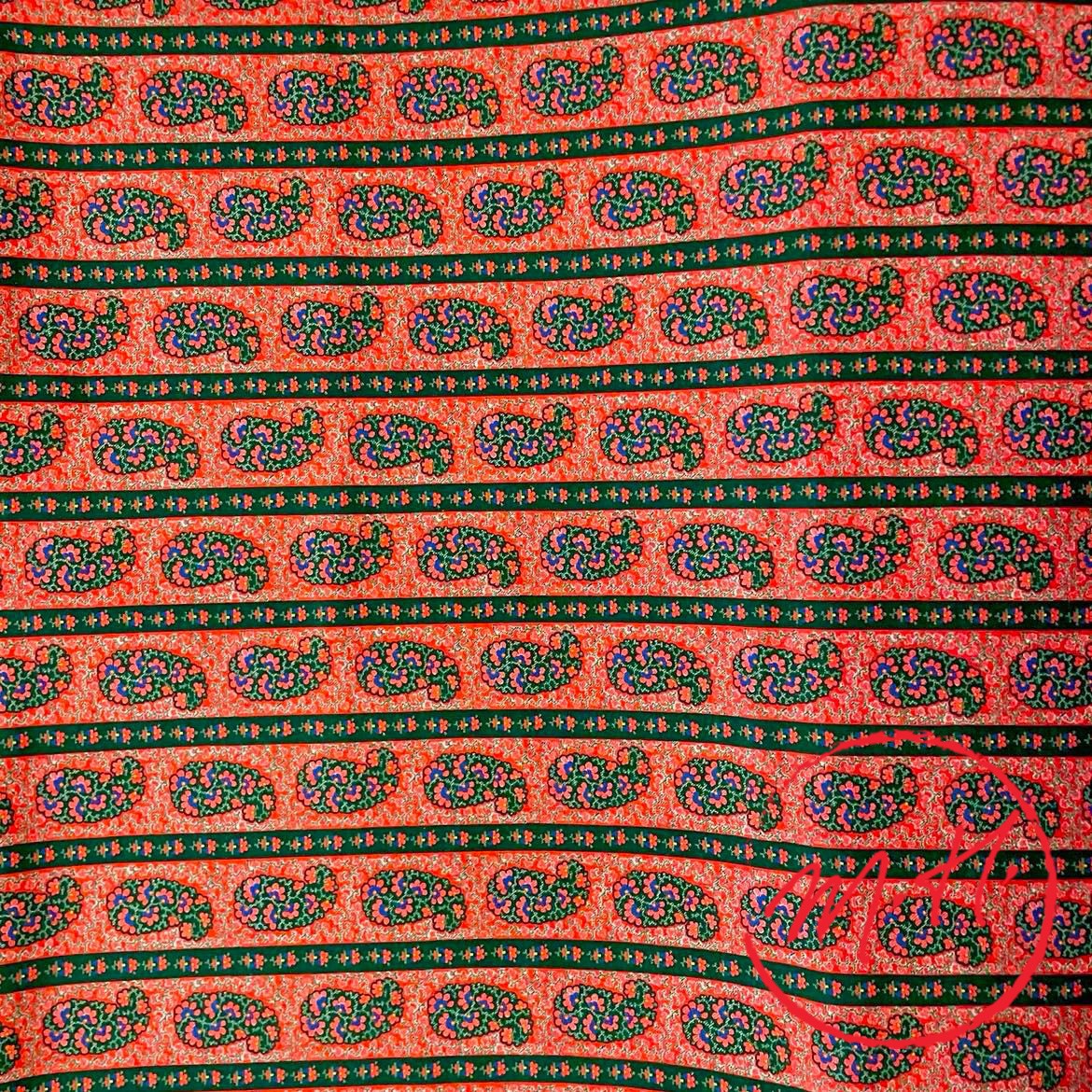Tissu au mètre cachemire rouge