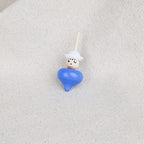 petite toupie en bois bleue