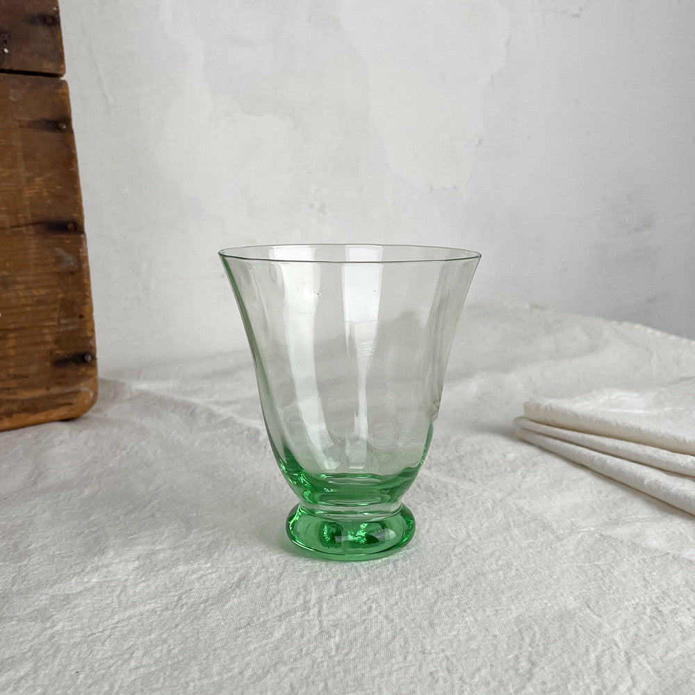 Verre à eau coloré
