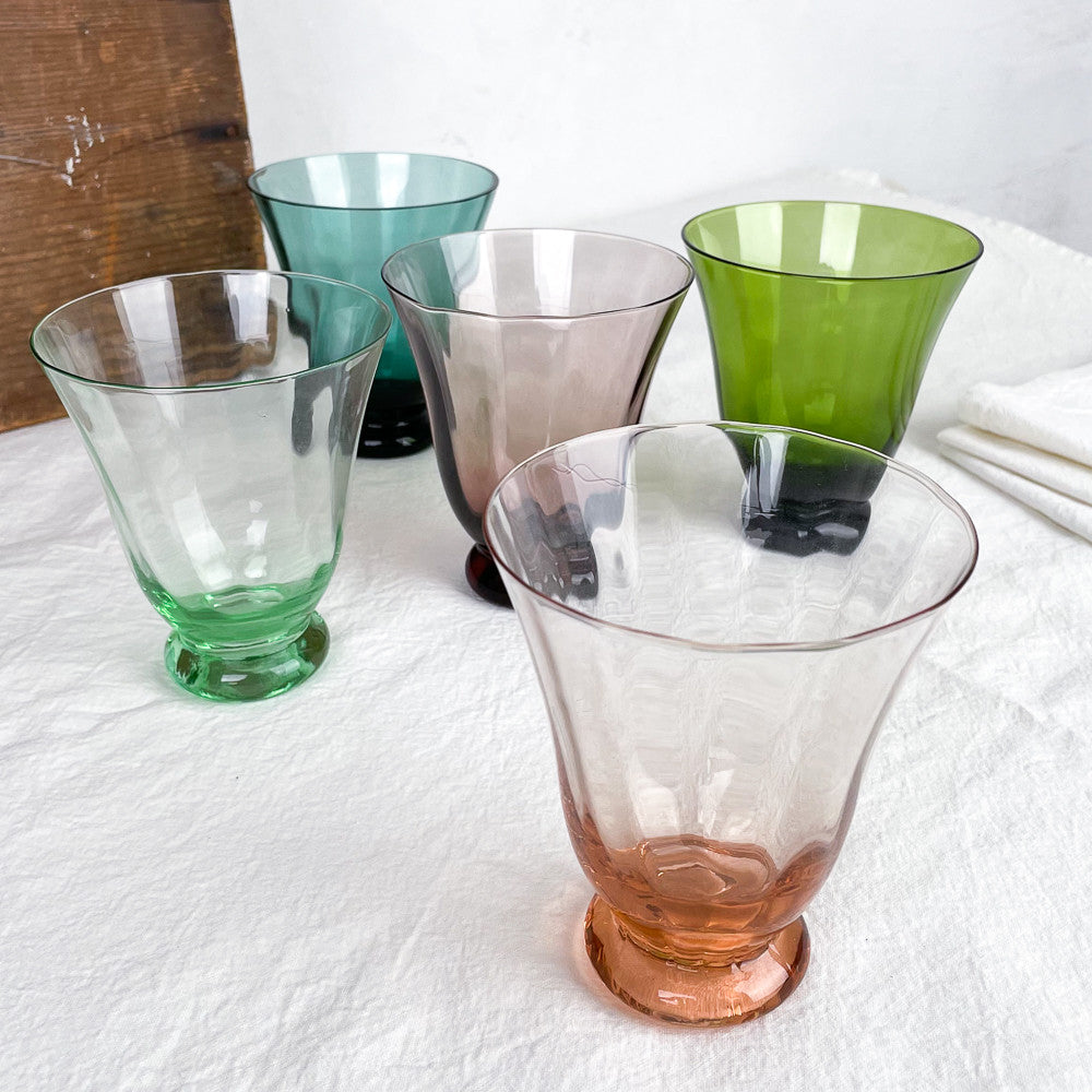 Verre à eau coloré