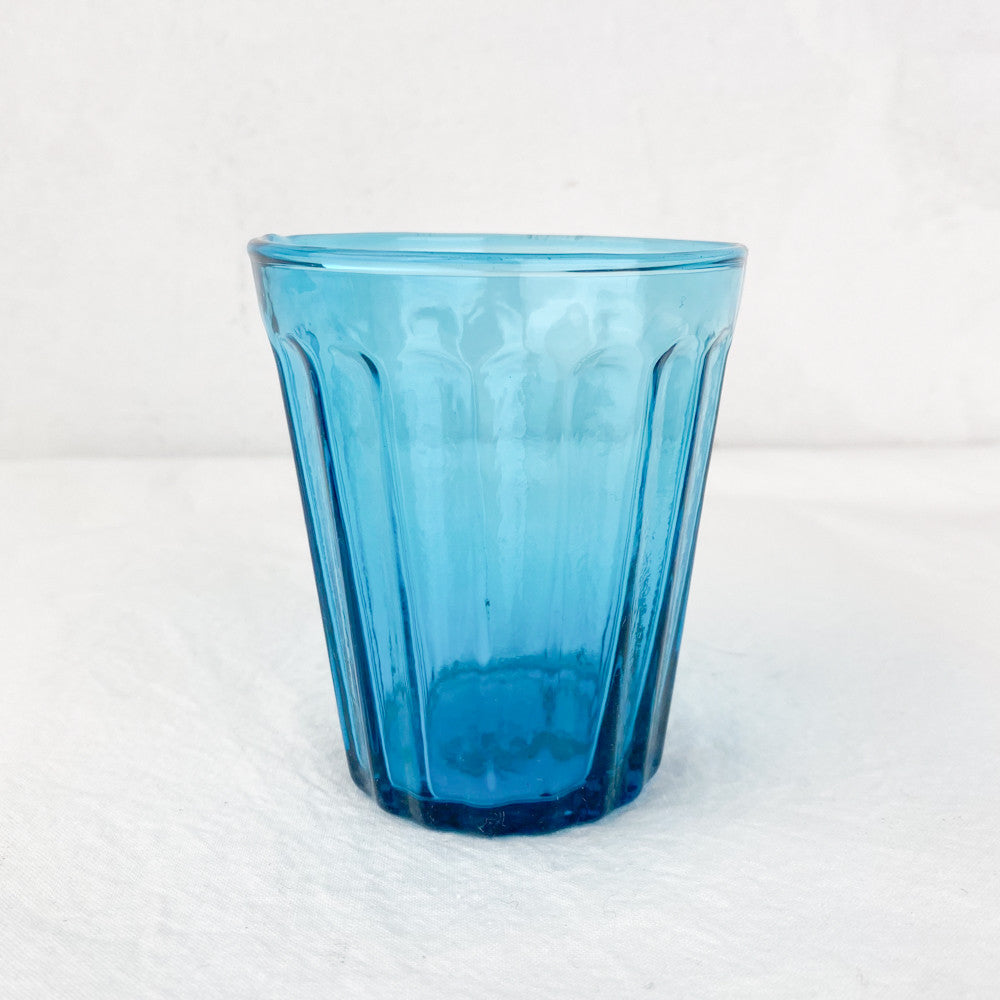 Verre coloré à facettes