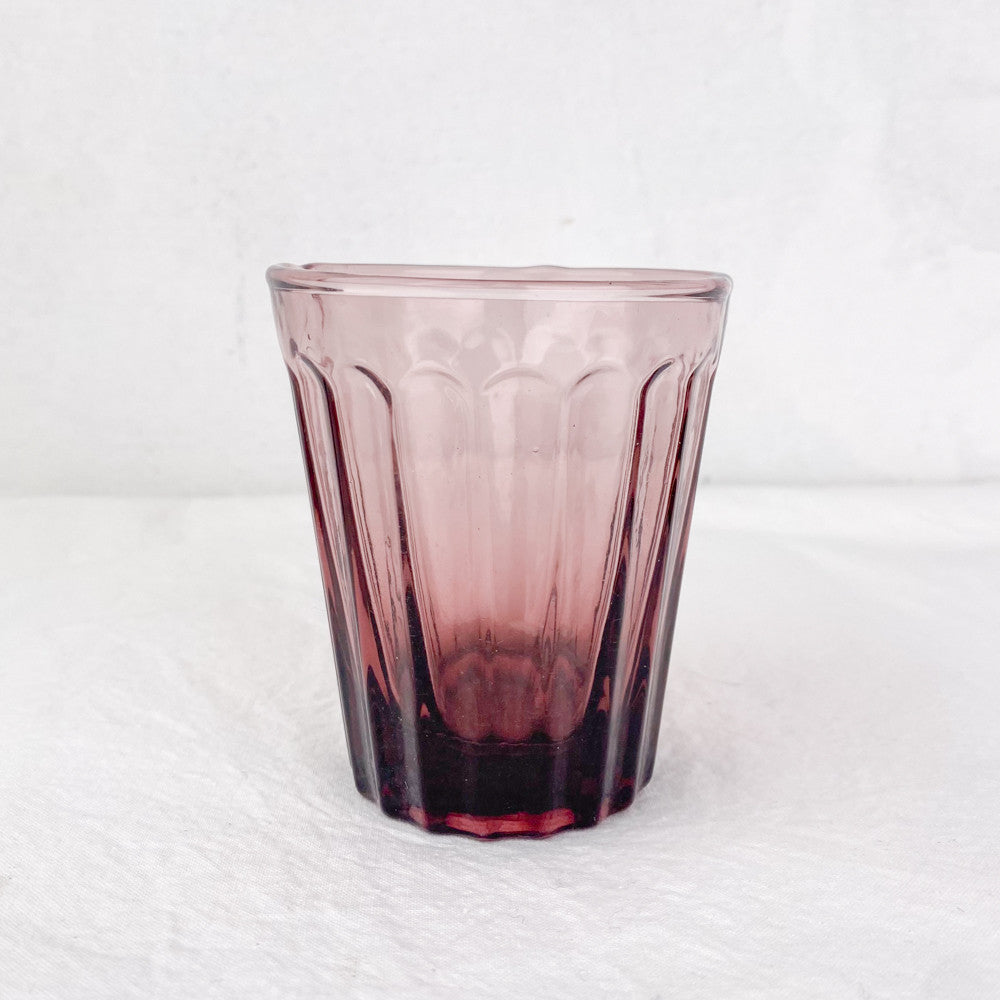 Verre coloré à facettes