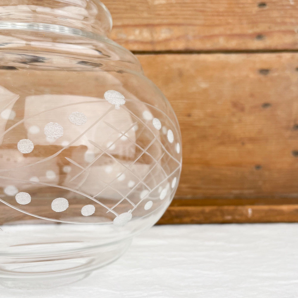 Verre de lampe tulipe arrondi avec motifs ciselés