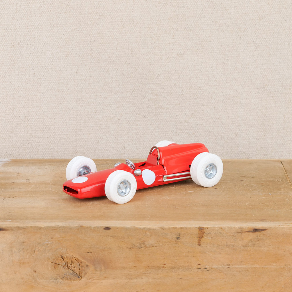 Voiture de course en métal rouge