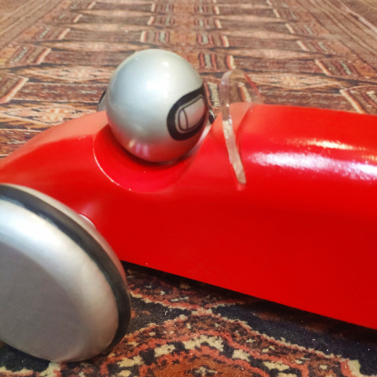 Voiture speedster en bois rouge